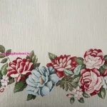 Gobelin terítő zsenília fonalból piros és kék virágokkal Natúr 100x100 cm +/-5%